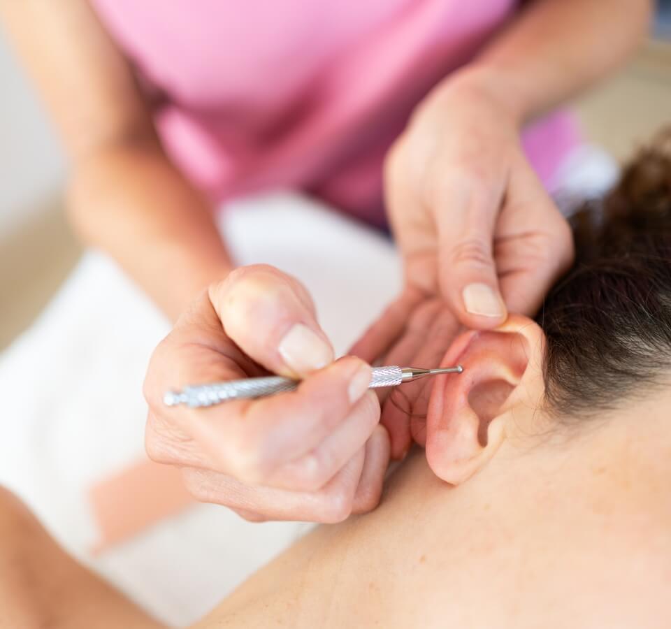 professional audiologist earwax removal in vaughan